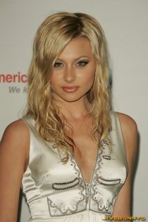 kaley cuoco naked